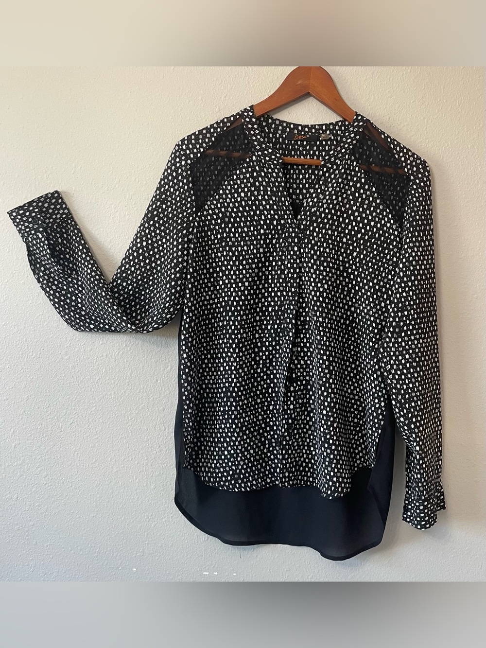 Dex Women’s Medium Black White Abstract Print Sheer Shoulder Blouse